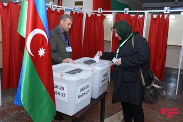 В Азербайджане проходят парламентские выборы - ФОТО