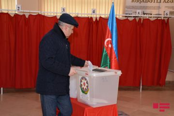 В Азербайджане проходят парламентские выборы - ФОТО