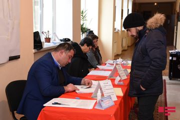 В Азербайджане проходят парламентские выборы - ФОТО