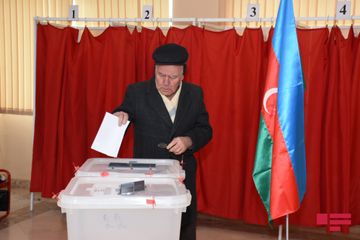 В Азербайджане проходят парламентские выборы - ФОТО