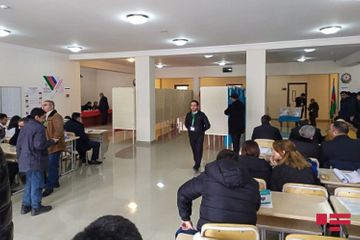 «AJF&Associates, İnc» проводит «exit-poll» на 2-м участке I Ясамальского ИО №15