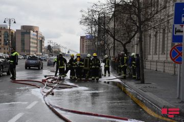 В Баку сгорел автомобиль - ВИДЕО - ФОТО