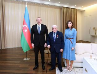 Президент Ильхам Алиев вручил Алибабе Мамедову орден «Шараф» - ОБНОВЛЕНО