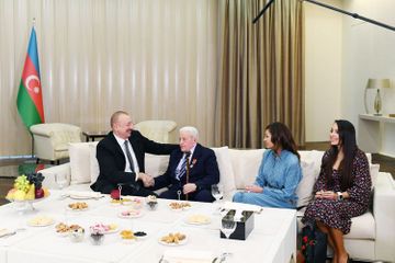 Президент Ильхам Алиев вручил Алибабе Мамедову орден «Шараф» - ОБНОВЛЕНО