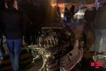 Водитель получил открытую черепно-мозговую травму при ДТП в Баку - ФОТО