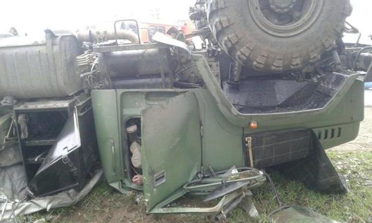 В Армении перевернулась машина с военнослужащими