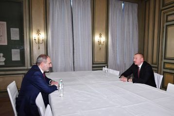 В Мюнхене состоялась встреча президента Ильхама Алиева с премьер-министром Армении