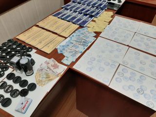 Задержана группировка, занимавшаяся финансовыми операциями по поддельным документам
