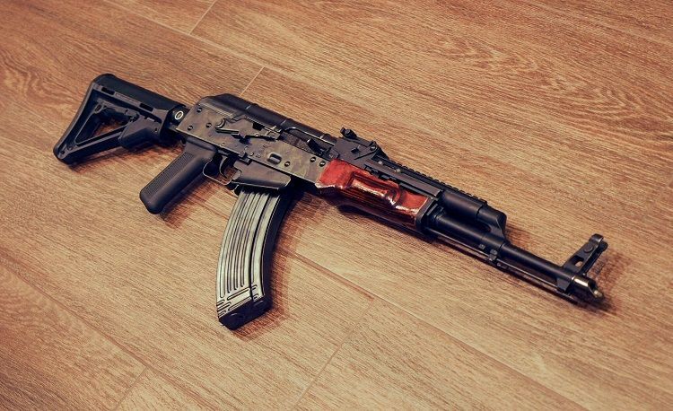 В Хырдалане изъят автомат у бывшего заключенного