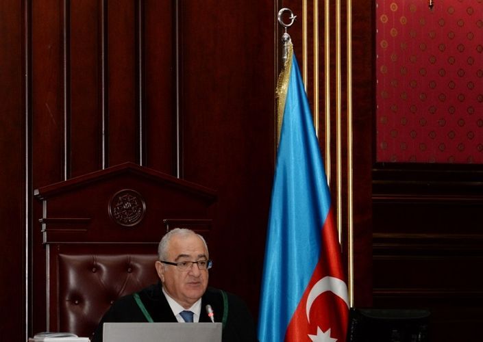 Семь судей Верховного суда отправлены на пенсию