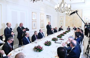 Состоялся рабочий обед президента Азербайджана с руководителями крупнейших компаний Италии - ФОТО - ОБНОВЛЕНО