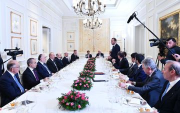 Состоялся рабочий обед президента Азербайджана с руководителями крупнейших компаний Италии - ФОТО - ОБНОВЛЕНО