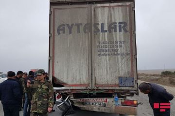 В Уджаре легковой автомобиль столкнулся с грузовиком, один человек погиб, 4 человека получили травмы - ОБНОВЛЕНО-1 - ФОТО