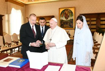 Президент Азербайджана Ильхам Алиев встретился в Ватикане с Папой Франциском - ОБНОВЛЕНО