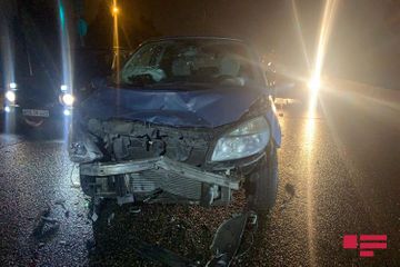 В Баку столкнулись два автомобиля, пострадала пассажир – ФОТО 