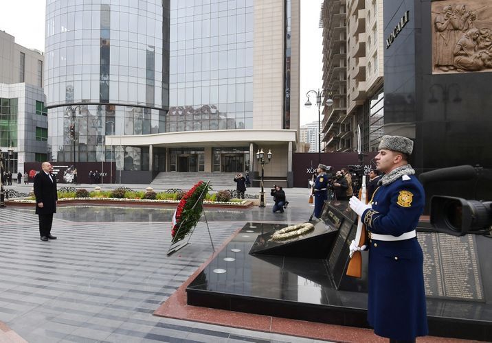 Президент Ильхам Алиев посетил памятник жертвам Ходжалинской трагедии - ОБНОВЛЕНО