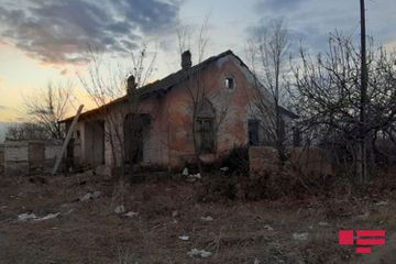 В Азербайджане отец убил сына - Он сжег дом - ФОТО