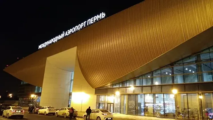 Самолет со 176 пассажирами аварийно сел в России