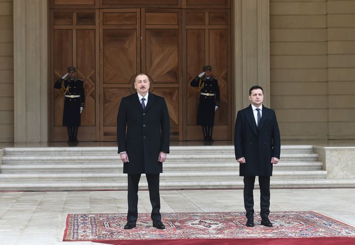 Президент Ильхам Алиев выразил соболезнования Владимиру Зеленскому