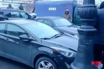 В Баку потерявший управление автомобиль врезался в 4 машины  - ФОТО
