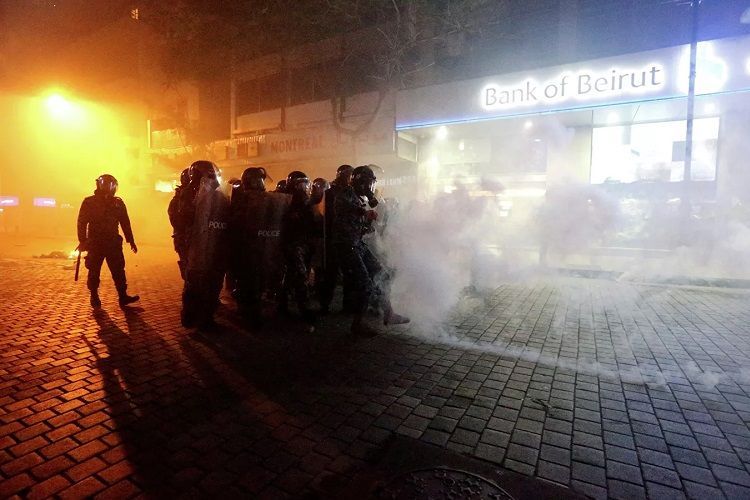 В Бейруте не менее 35 человек пострадали при столкновениях с полицией