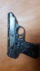 В Гяндже задержали вооруженного мужчину, 1 полицейский ранен