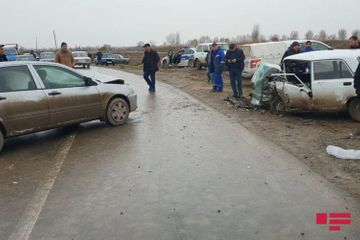 В Саатлы столкнулись два автомобиля, 1 человек скончался, 3 получили травмы - ОБНОВЛЕНО