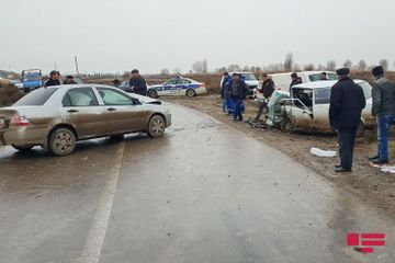 В Саатлы столкнулись два автомобиля, 1 человек скончался, 3 получили травмы - ОБНОВЛЕНО