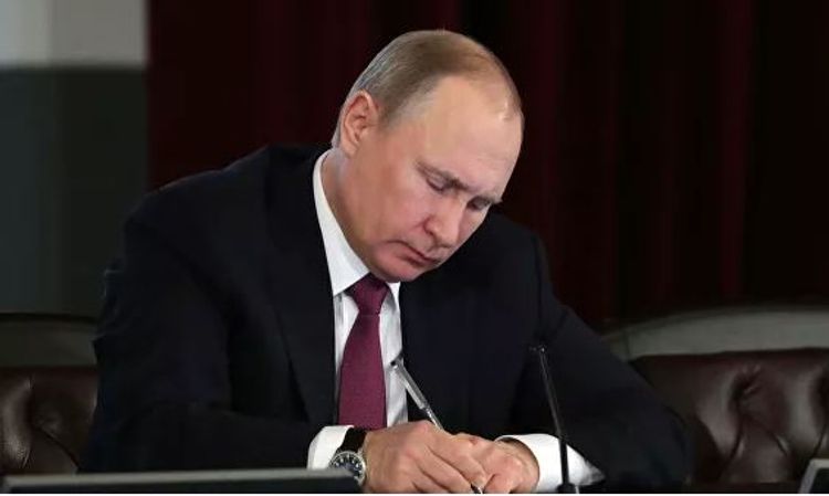 Путин внес в Госдуму законопроект о поправках в Конституцию