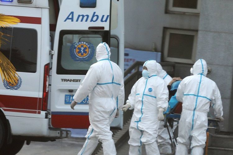 Число заболевших пневмонией в Китае возросло до 644, погибли 18 человек