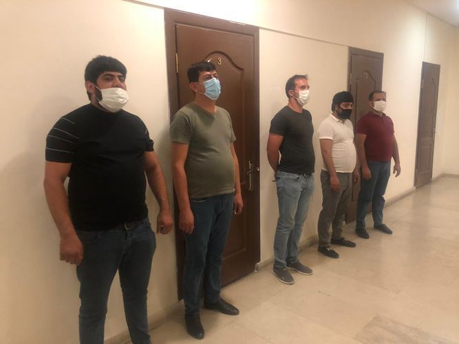 В Баку выявлено кафе, нарушавшее правила карантинного режима, 5 человек оштрафованы