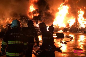Пожар на лакокрасочном заводе Sobsan в Баку потушен - ФОТО - ВИДЕО - ОБНОВЛЕНО
