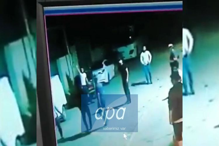 Распространились кадры убийства криминального авторитета в Баку - ВИДЕО