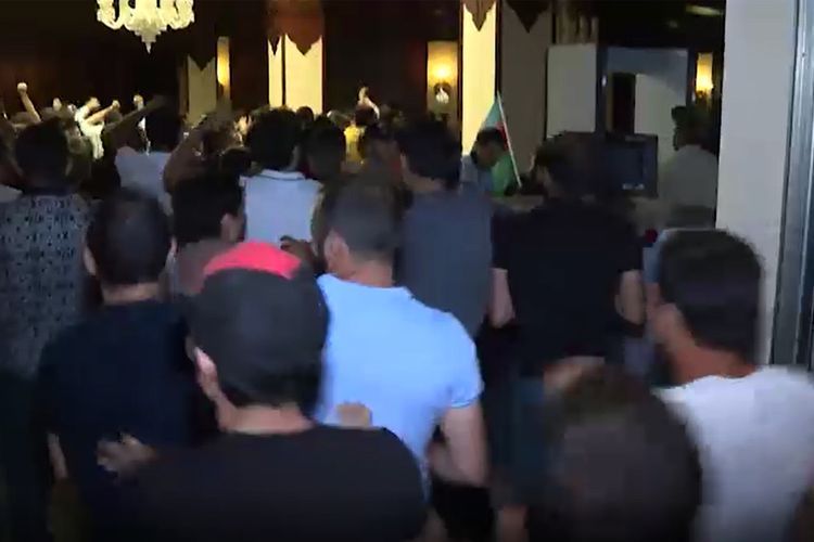Ложный патриотизм: Вражеские окопы не в здании парламента - ВИДЕО