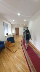 Председатель ММ Сахиба Гафарова ознакомилась с ущербом, нанесенным зданию парламенту