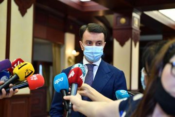 Председатель ММ Сахиба Гафарова ознакомилась с ущербом, нанесенным зданию парламенту