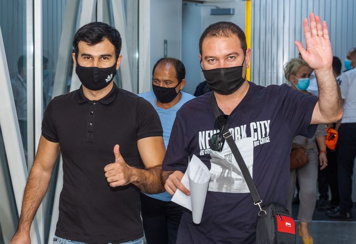 AZAL доставил из Ташкента на родину 159 граждан Азербайджана - ФОТО