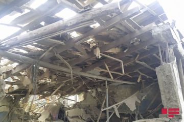 В результате обстрела со стороны ВС Армении села Дондар Гушчу Товузского района снаряды упали на жилые дома и приусадебные участки  