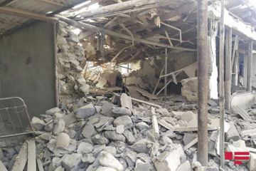 В результате обстрела со стороны ВС Армении села Дондар Гушчу Товузского района снаряды упали на жилые дома и приусадебные участки  