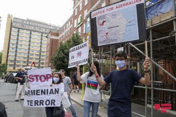 Азербайджанцы провели акцию протеста перед посольством Армении в Лондоне - ФОТО - ВИДЕО