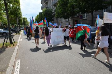 В Страсбурге состоялось шествие в знак протеста против оккупационной и агрессивной политики Армении - ФОТО