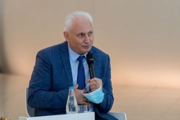 Помощник президента Азербайджана встретился с группой общественных деятелей и представителей интеллигенции - ФОТО