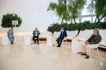 Помощник президента Азербайджана встретился с группой общественных деятелей и представителей интеллигенции - ФОТО