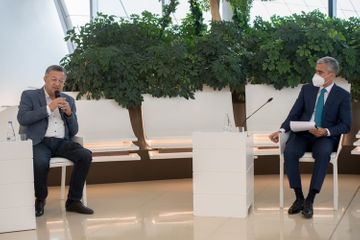 Помощник президента Азербайджана встретился с группой общественных деятелей и представителей интеллигенции - ФОТО
