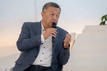 Помощник президента Азербайджана встретился с группой общественных деятелей и представителей интеллигенции - ФОТО
