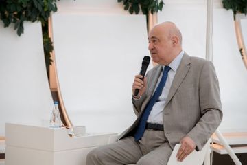 Помощник президента Азербайджана встретился с группой общественных деятелей и представителей интеллигенции - ФОТО