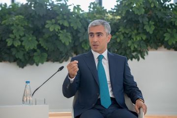 Помощник президента Азербайджана встретился с группой общественных деятелей и представителей интеллигенции - ФОТО