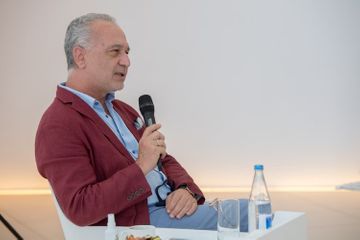 Помощник президента Азербайджана встретился с группой общественных деятелей и представителей интеллигенции - ФОТО