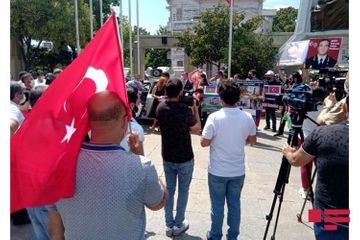 В Стамбуле состоялась акция в поддержку Азербайджана и в знак протеста против действий Армении – ФОТО