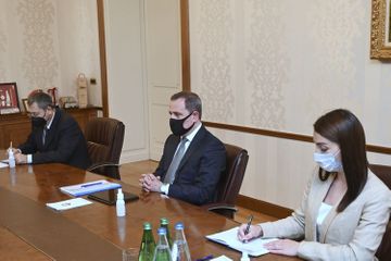 Глава МИД Азербайджана принял посла Ирана Джавада Джахангирзаде по случаю завершения его дипломатической деятельности